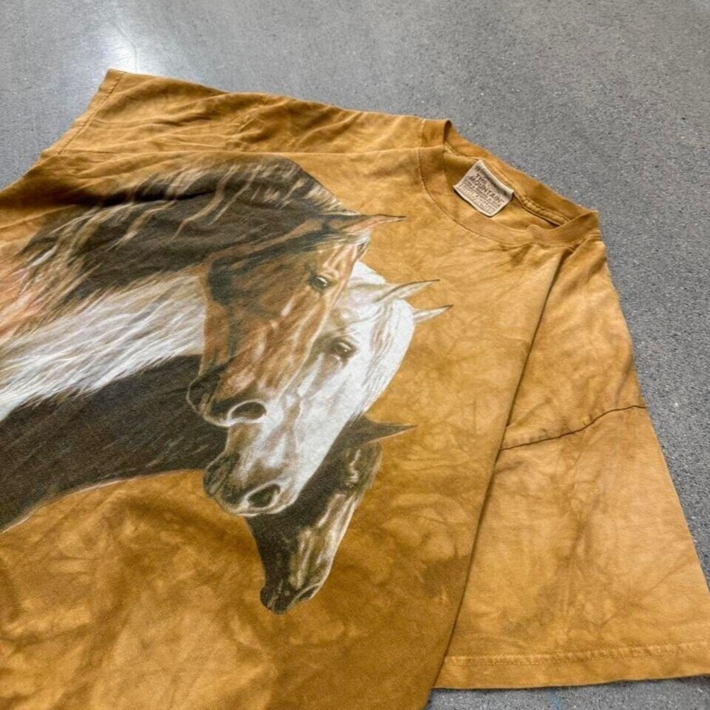 vintage 2002 the mountain leather tag horses graphic t-shirt XL - leather tag